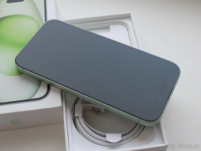 APPLE iPhone 15 256GB Green - ZÁRUKA 12 MĚSÍCŮ - JAKO NOVÝ - 5