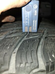 275 40 r21Nokian - 5