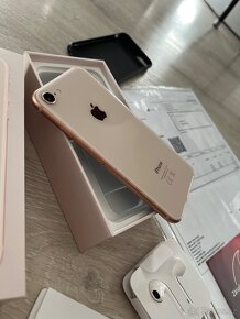 iPhone 8 Gold 256GB - 5