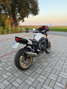 Yamaha FZ8N - 5