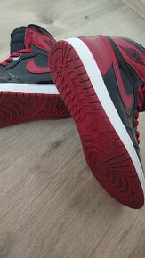 Jordan 1 Retro High OG Patent Bred 44.5 - 5