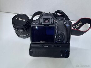 Canon EOS 550D + 18-55mm IS + 50mm + Battery holder - 5