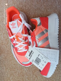 Tenisky nové zn."ADIDAS" vel."33" - 5