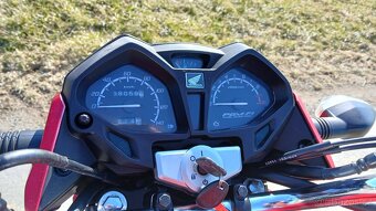 Honda CB 125f  najeto 8050 km - 5