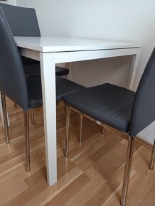 IKEA jídelní stůl + polstrované židle - 5