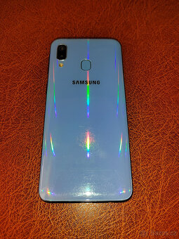 Samsung Galaxy A40 - 5