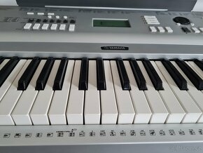 Yamaha DGX - 230 - 5