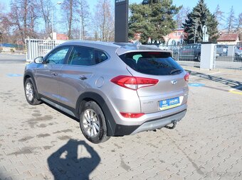 Hyundai Tucson 2.0CRDi 100kW 4x4 CzechEditio ČR TAŽNÉ - 5