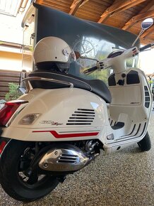 Piaggio Vespa GTS super300 - 5