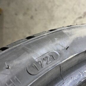 Zimní pneu 225/40 R19 93W Hankook 6mm - 5