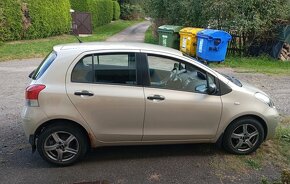 Toyota Yaris, 1.3,  130 000 km, r.v. 2009 - 5