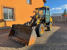 Čelní kolový nakladač kloubový JCB 406B - 5