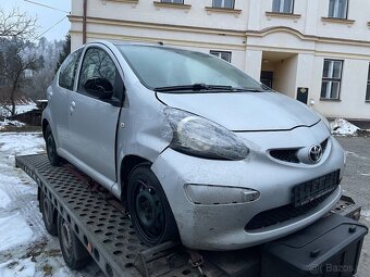 toyota aygo 1.0-50kw,r.v.2008 náhradní díly - 5