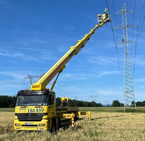 Ořezat či porazit nepřístupný strom-pracovní plošina 42m - 5