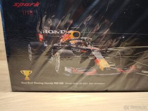 F1 Redbull RB16B Verstappen GP Holandska 2021 Spark 1:18 - 5