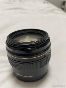 Canon EF 85mm f/1.8 - 5