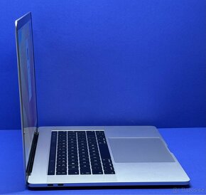 MacBook Pro 15” 2017/16GB/i7/256GB SSD/Záruka - 5