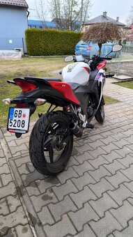 Honda cbr 125R 2011 - 5