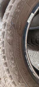 2 zimní pneumatiky Goodyear 205/55R16 94V 7,00mm - 5