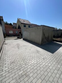 Nabízím pronájem garáže , parkovacího stání a zahrady 159m2 - 5