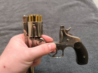 Revolver Smith & Wesson DA  .38sw - 5