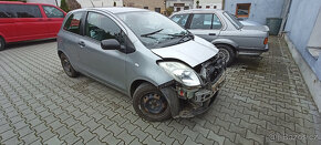 Toyota Yaris 1,3 VVT/64kw/,r.2006.HAVAROVANÁ.Pojízdné. - 5