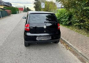 Volkswagen Fox 1,2i , serviska , dobrý stav benzín - 5