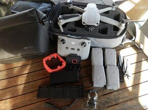 Dron DJI Mavic Air 2 Fly More Combo - 5