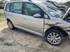 Volkswagen touran 1.9tdi BLS barva LA7W - 5