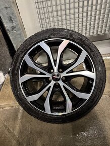 5x108 r19 255/40/19 - 5