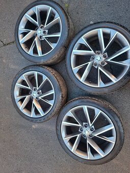 Alu kola 19" Škoda Superb Vega 5x112 s pneu 235/40R19 - 5