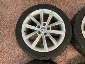 Originální ALU kola Škoda 5x112 r17 zimní pneu 5,5m - 5