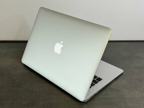 MacBook Air 13" 2017 i5 / 8GB / 128GB SSD - 5