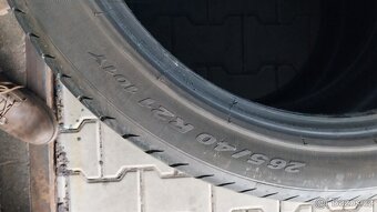 Prodám 2 x letní pneu Pirelli 265/40/21 - 5