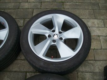 alu kola Superb3 GY F1 235.45. R18" 80% - 5