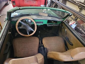 NE vw brouk cabriolet, ale VW Karmann Ghia typ 14 - 5