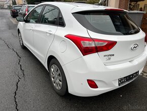 Hyundai i30 1.4i 73 kw benzín 2016 - 5