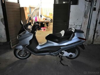 Piaggio  200 X8 - 5