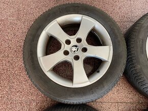 Originalní ALU kola Škoda 5x112 r16 zimní pneu 6mm - 5