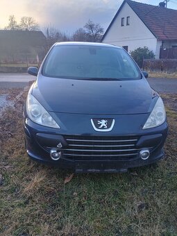 Peugeot 307 na výměnu motoru  1,6 hdi - 5