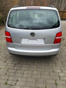 Volkswagen Touran 1.6 FSI - 5