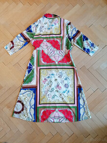 Dlouhé dámské letní barevné vzorované šaty - 5
