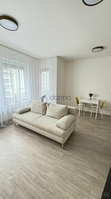 Pronájem bytu 2+kk, 44m² + balkon, ul. Drahňovická, Praha 4  - 5