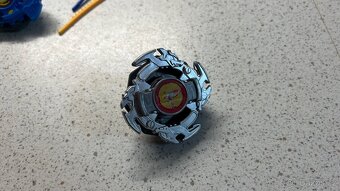 Beyblade - walborg a seaborg - 5