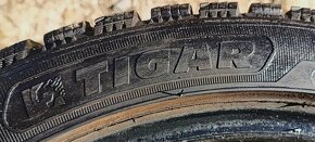 215/45R17 zimní pneumatiky se vzorkem 2krát 4-5mm a 2krát - 5