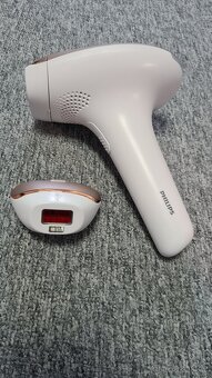 IPL Epilátor Philips Lumea 7000 SC1997 - 5