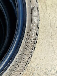 Zimní pneu 235/40/19 2x Nokian 2x Dunlop - 5