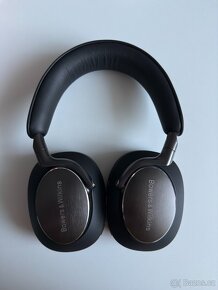 Bowers & Wilkins PX8 - 5