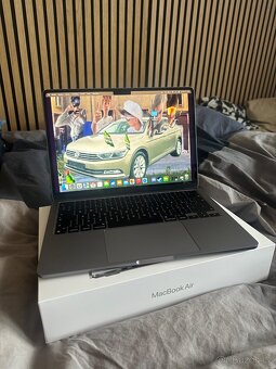 MacBook Air 13'' 2022 / M2 / 8GB / 256GB / Temně inkoustov - 5