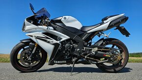 YAMAHA YZF R1 - 5